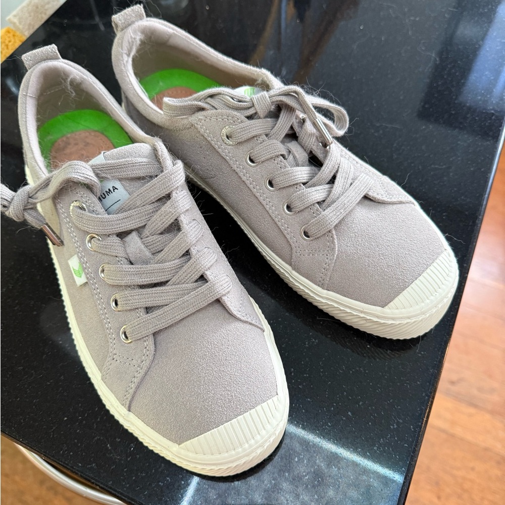 Cariuma Oca Low Suede Sneakers.